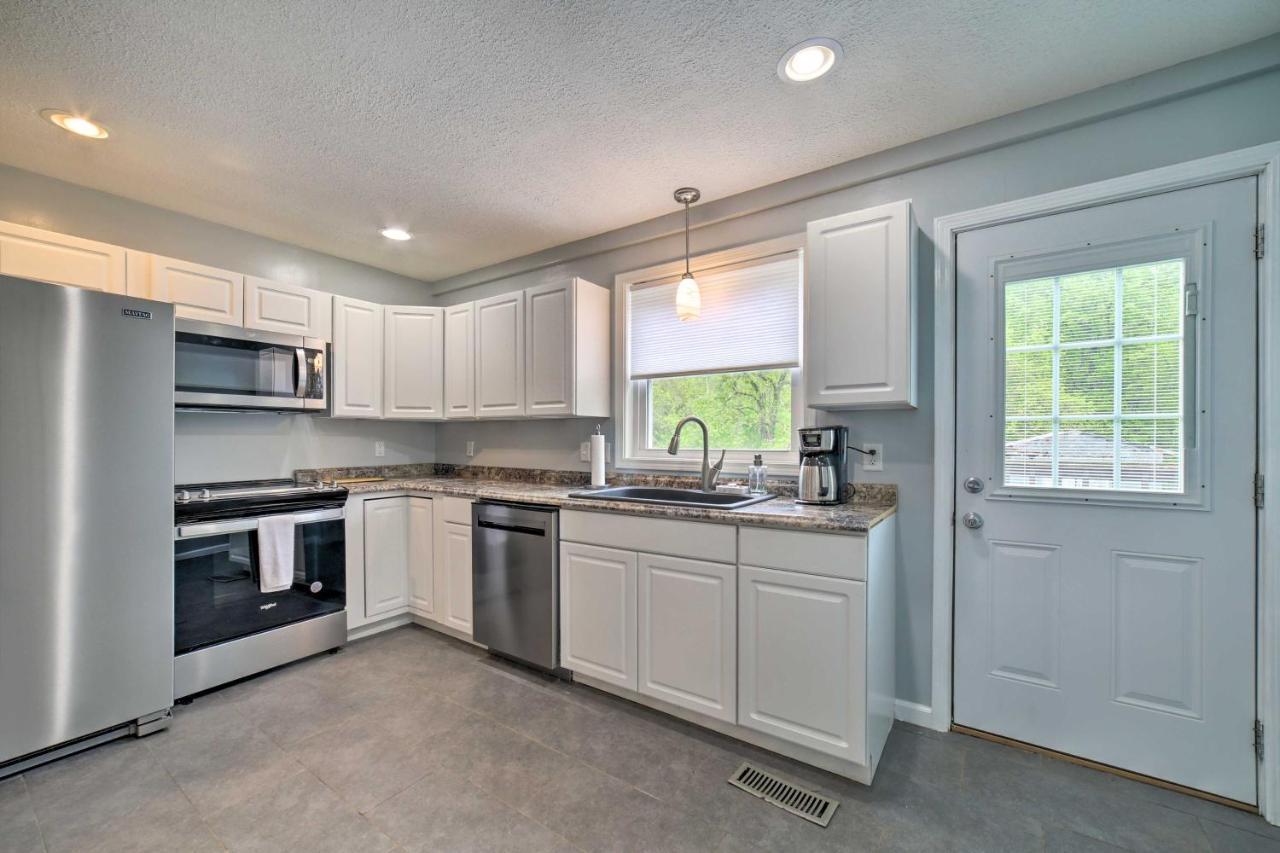 Morgantown Home With Deck About 2 Mi To Wv University! المظهر الخارجي الصورة